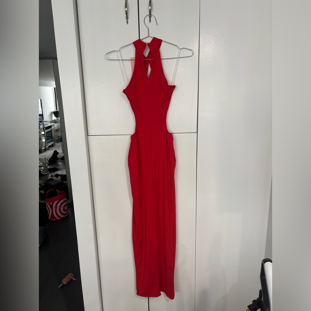 Chic Backless Red Dress - Picture 2 of 3